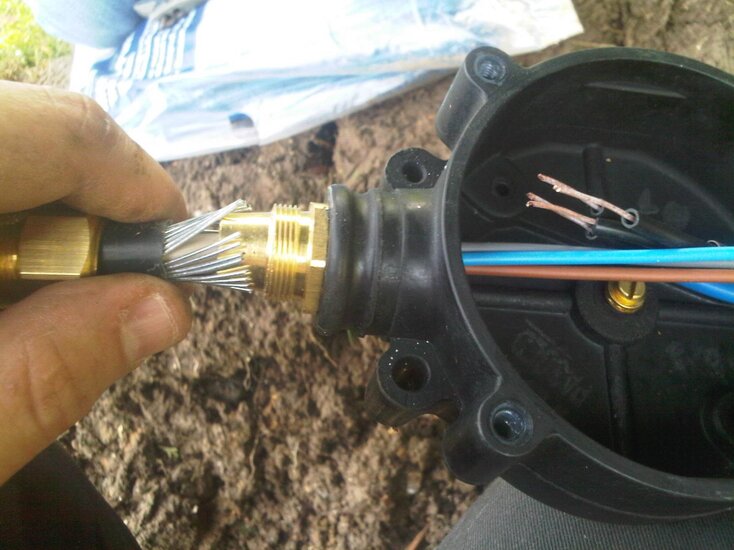 [ElectriciansForums.net] Repairing imperial mineral cable