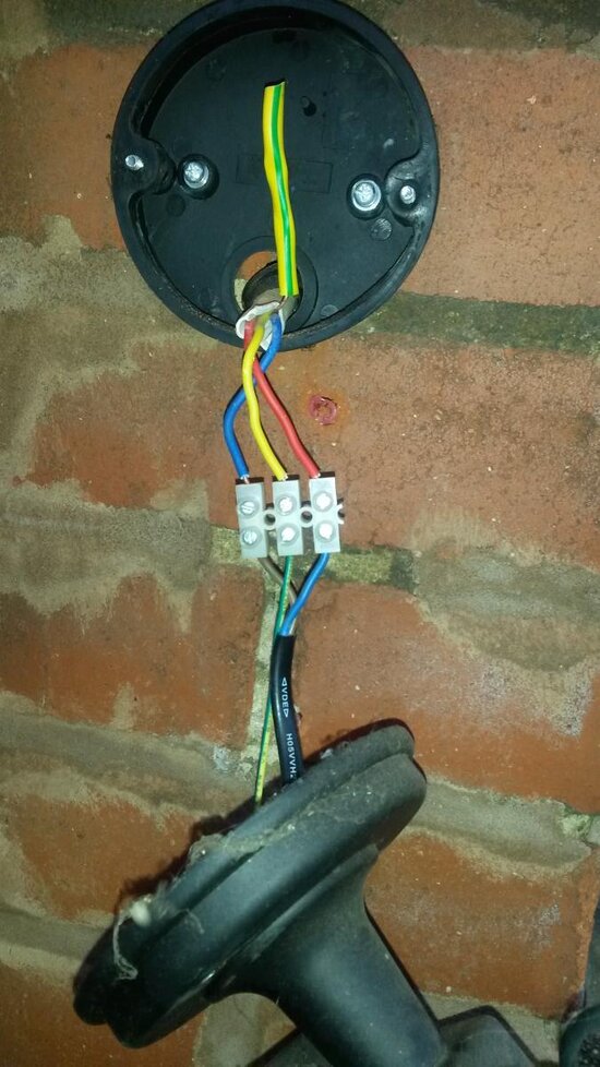 Outside light fault.jpg