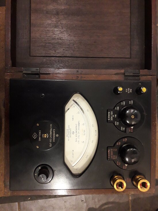 Old test equipment, from when Pete was a boy! 20190226_183751 - EletriciansForums.net