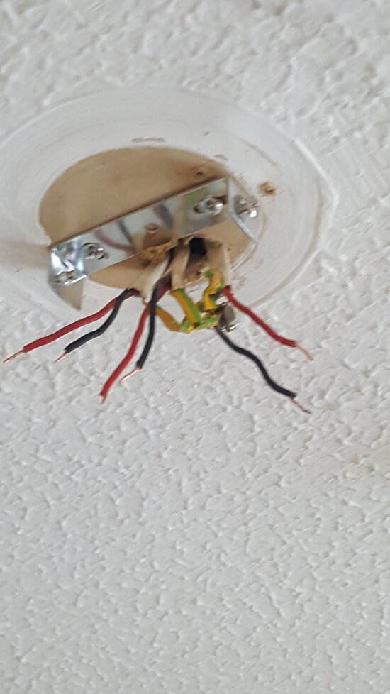 Ceiling wiring got me worried 20190311_125202 - EletriciansForums.net