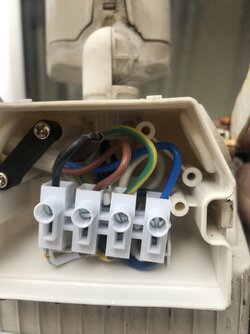 New Outside Light - connections different 9E14DE8E-C873-45A6-A71E-BC5069B2F8D0 - EletriciansForums.net