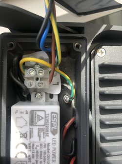 New Outside Light - connections different 4B4442FE-B417-43BA-B10A-DA74CE04BC82 - EletriciansForums.net