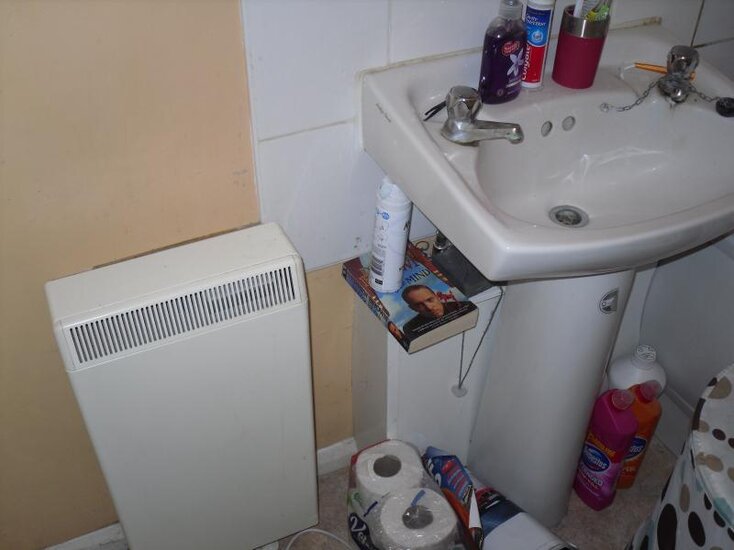 htr_bath.jpg htr_bath.jpg