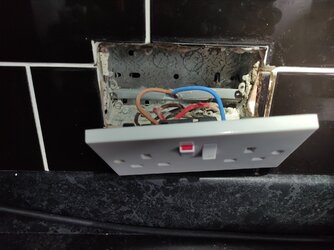 socket1.jpg