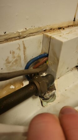 shower3.jpg shower3.jpg