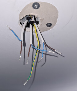 ceiling_wiring_01.jpg